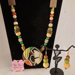 🚫🚫SOLD🚫🚫Mixed Material Bead Necklace and Earring Set